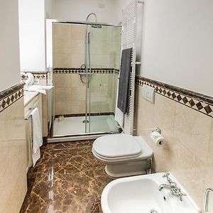 Zimmer mit zwei Einzelbetten